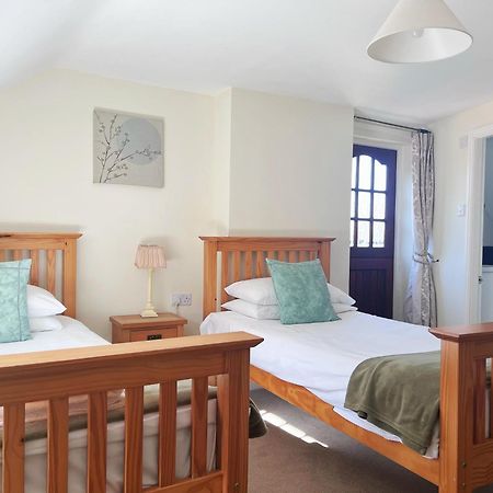 The Crown Hotel Corwen Buitenkant foto